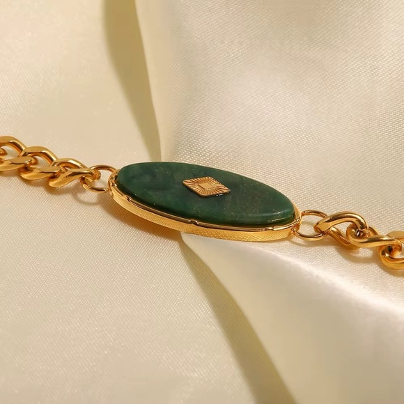 18K Gold Plated Green Stone Cuban Chain Bracelet - Picture 4 of 6